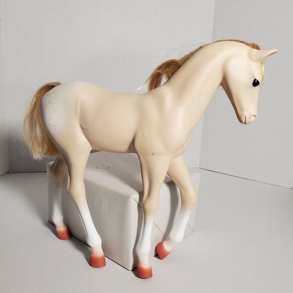 Our Generation Plastic Horse Figurine‎ Toy– Cream/Palomino with Blonde Mane 12" - Picture 2 of 16